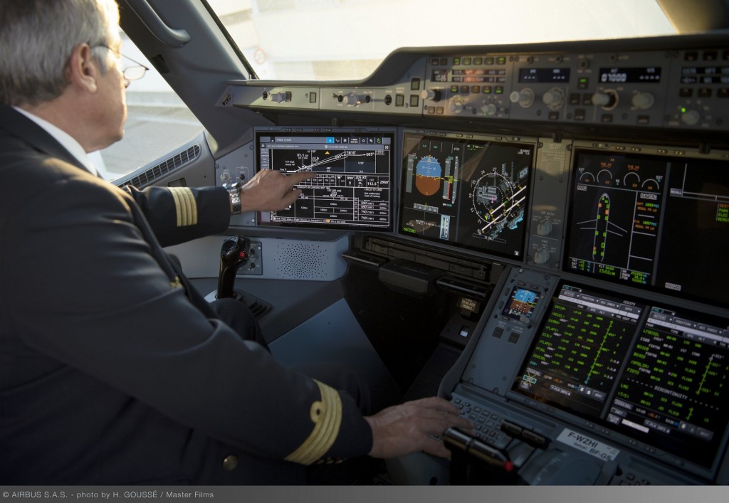 A350-cockpit-touchscreens-026
