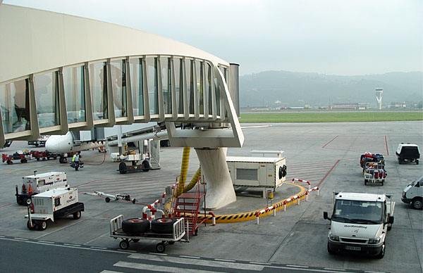 Bilbao_Airport_finger