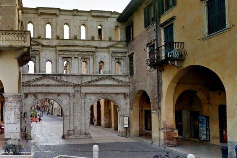 Porta Borsari Verona