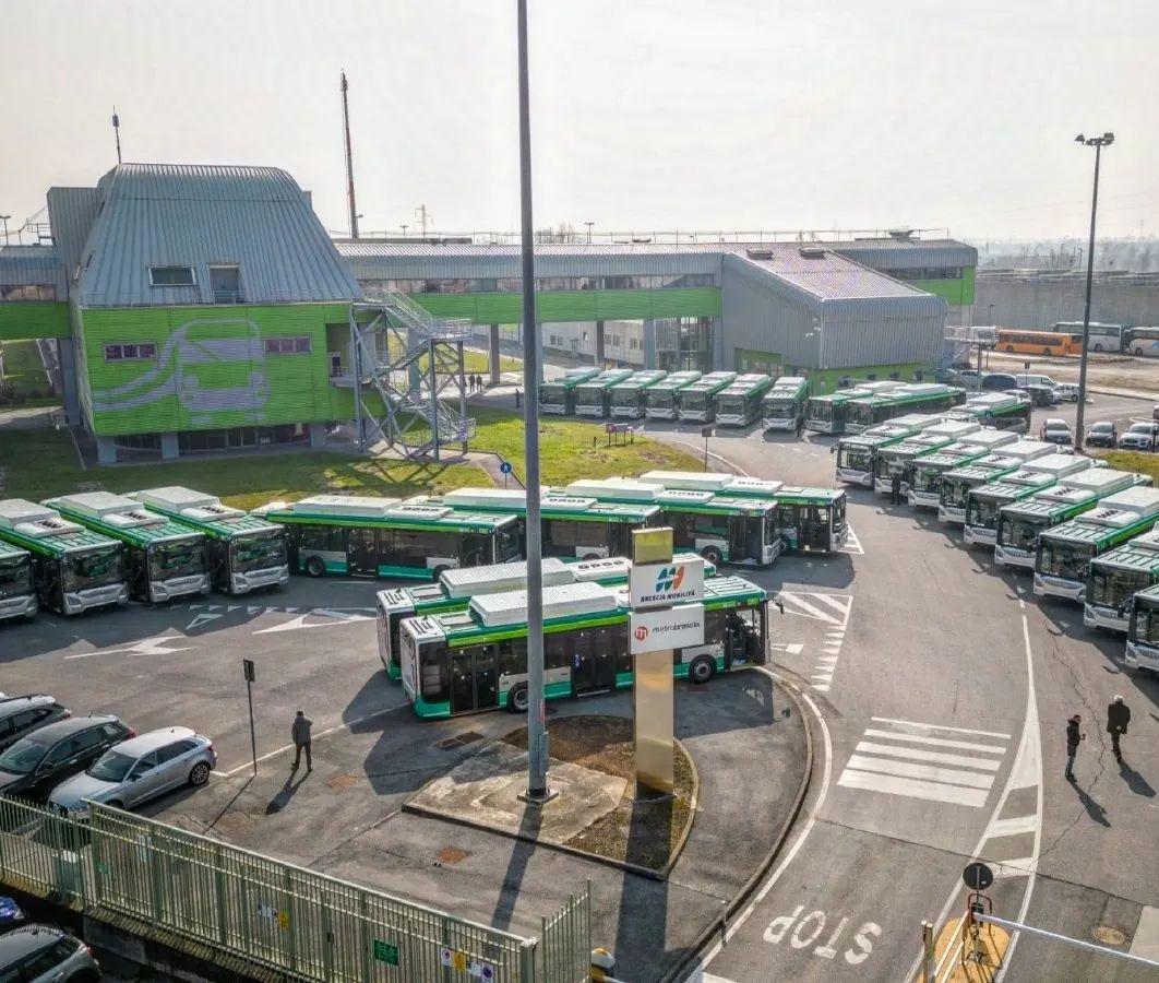 Mobilità sostenibile a Brescia presentati i nuovi bus ecologici