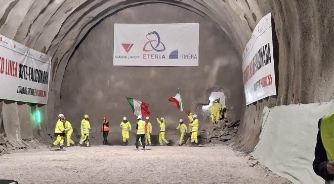 Galleria La Rossa, abbattuto diaframma