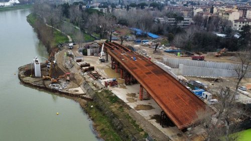 ponte sull'arno firenze tram