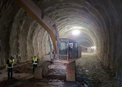 Abbattuto il diaframma della Galleria Valtreara