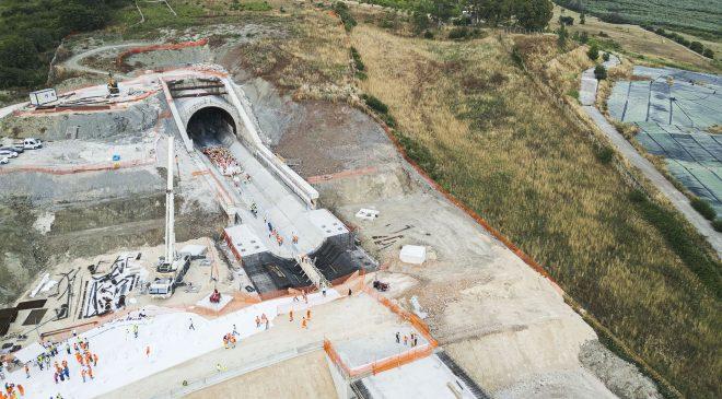 AV Salerno-Reggio Calabria: completata la galleria Serra Lunga