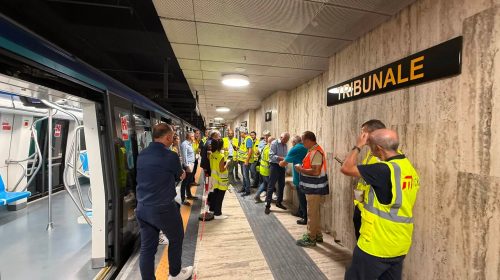 metro napoli stazione tribunale