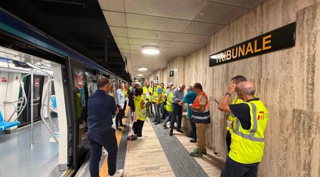 metro napoli stazione tribunale