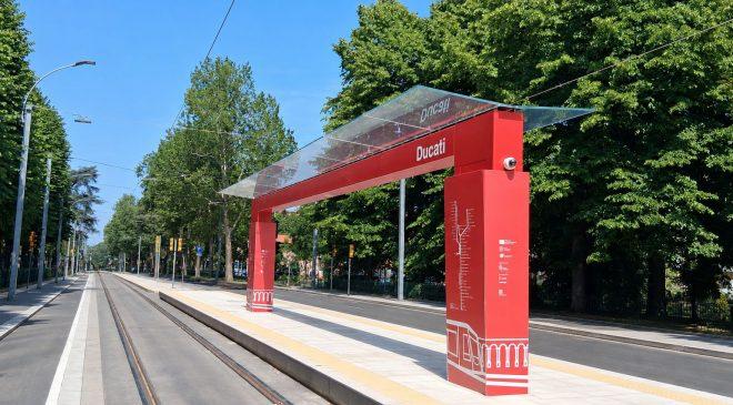 Tram Bologna: le nuove pensiline in acciaio e vetro